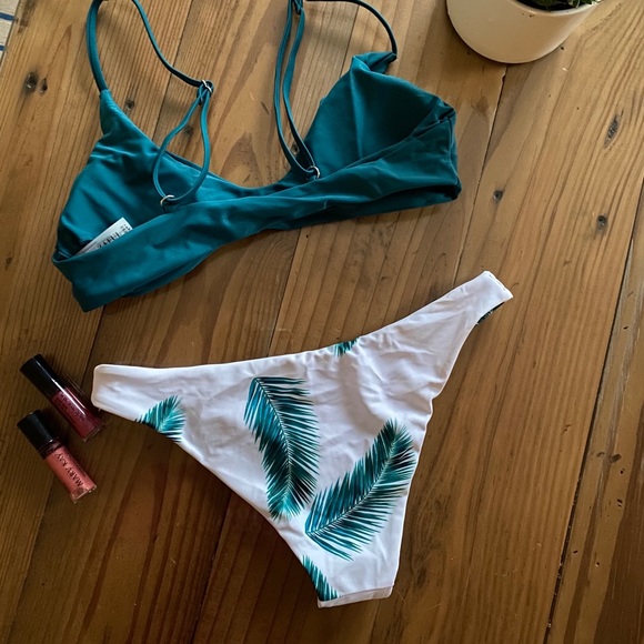 Matching bikini set - Picture 2 of 3